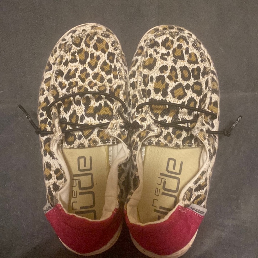 Hey Dudes- Youth Wendy leopard and pink (youth size 2-3)